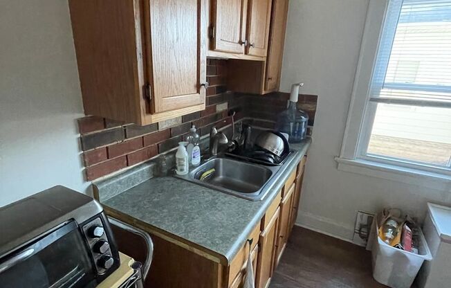 2 beds, 1 bath, 2 sqft, $1,400, Unit 3707 N Morris Blvd