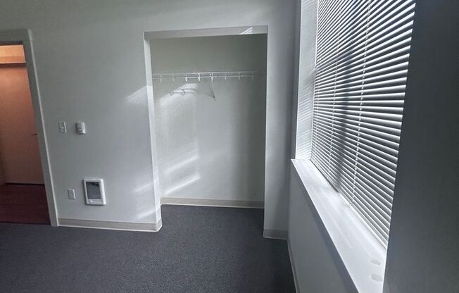 2 beds, 1.5 baths, 920 sqft, $1,700, Unit 89355-08