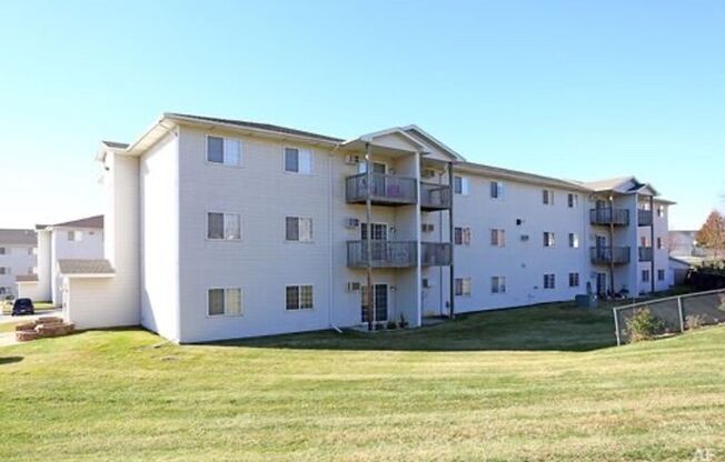 2 beds, 1 bath, 800 sqft, $825, Unit Unit 62