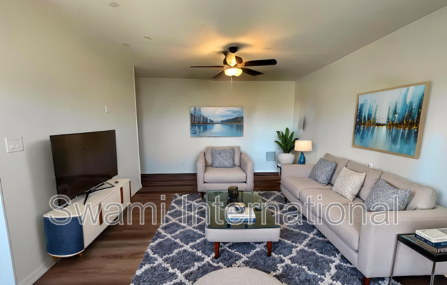 10970 S Figueroa St