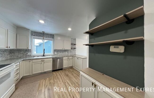 6600 W 61 ST