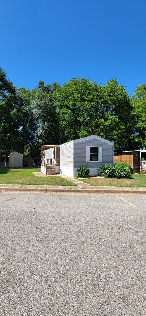 Oak Grove Mobile Home Community