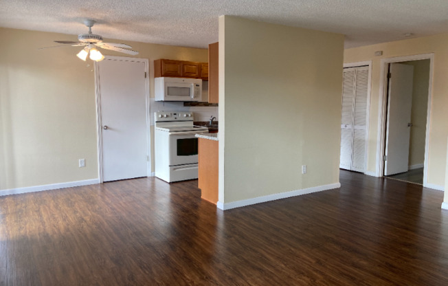 308 Summit Ave N 12