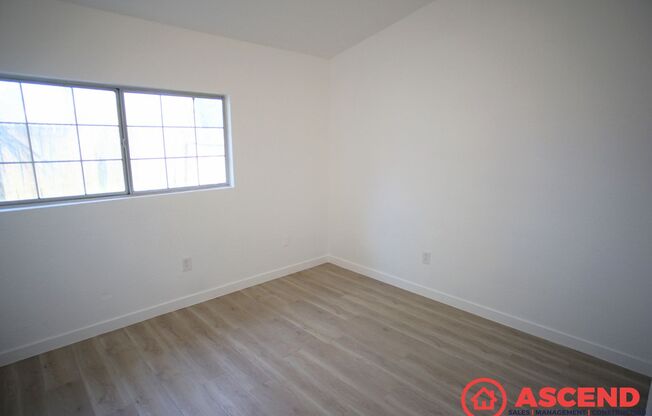 3 beds, 1 bath, 998 sqft, $1,400, Unit Unit A