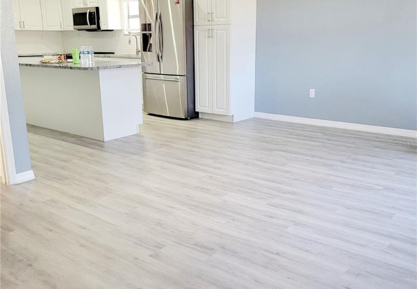 8114 N EDISON