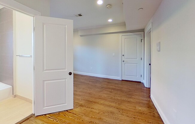 2 beds, 1 bath, 800 sqft, $2,995, Unit 3