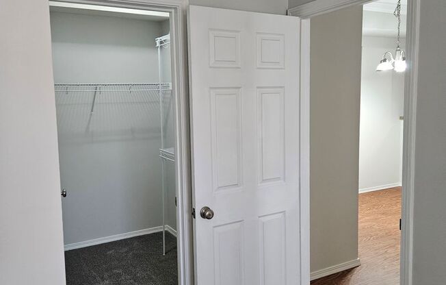2 beds, 2 baths, 1,001 sqft, $995, Unit 4266 Apt 12