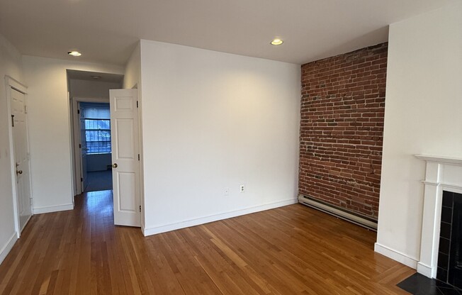 2 beds, 1 bath, $3,600, Unit 3