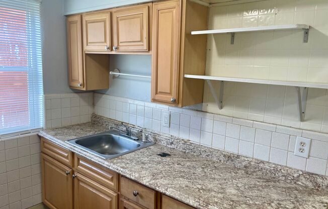 1 bed, 1 bath, 800 sqft, $850, Unit 4