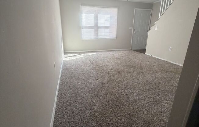 2 beds, 1 bath, 725 sqft, $949, Unit 807-33TH R