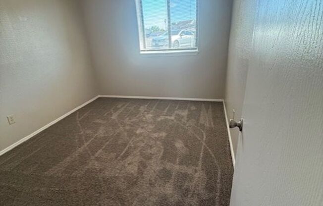 2 beds, 1 bath, 858 sqft, $820, Unit 2703-103