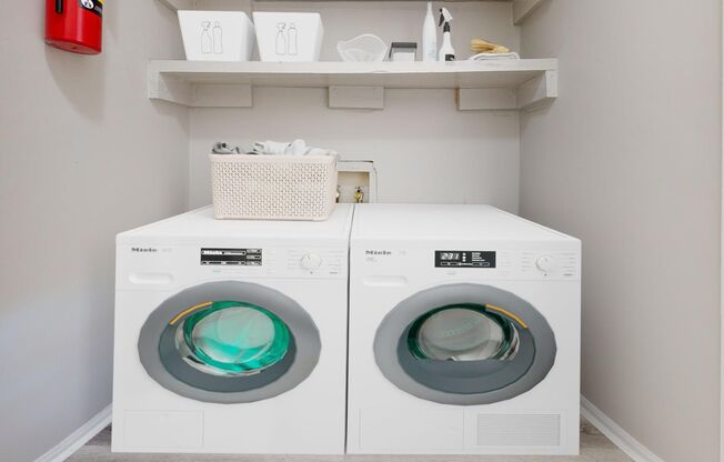 2 beds, 2 baths, $999, Unit 2103