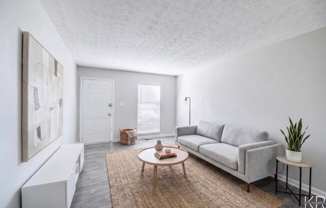 2 beds, 1 bath, 805 sqft, $1,100, Unit S251
