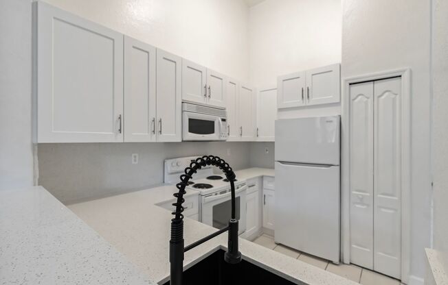 2 beds, 2 baths, $1,850, Unit UNIT 204