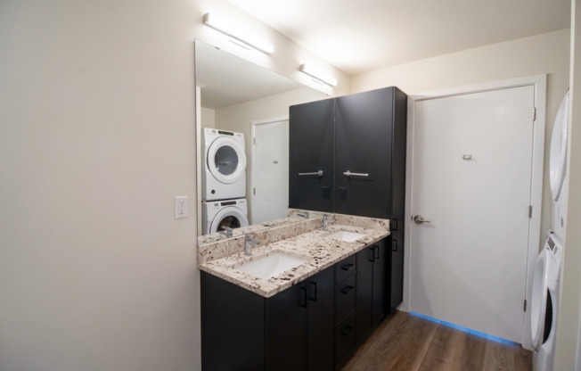 2 beds, 1 bath, 983 sqft, $3,250, Unit 513