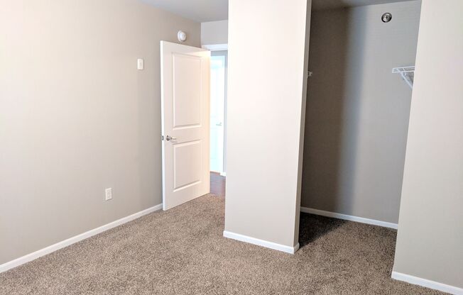 3 beds, 2 baths, 1,293 sqft, $1,375, Unit 2360-211