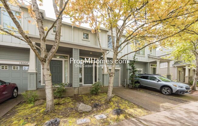 Three Bedroom Townhome in the Heart of Sherwood!