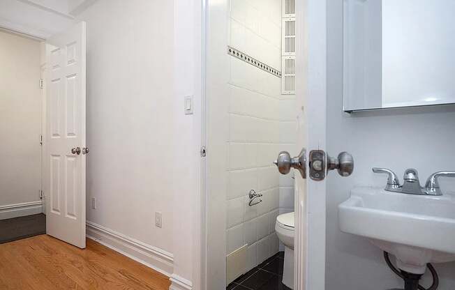 4 beds, 3 baths, 1,800 sqft, $11,000, Unit 5A