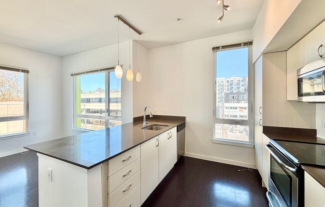 1 bed, 1 bath, 683 sqft, $2,100, Unit 303