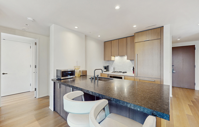1 bed, 1 bath, 830 sqft, $7,000, Unit 12B