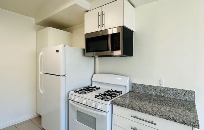 1 bed, 1 bath, 725 sqft, $2,250