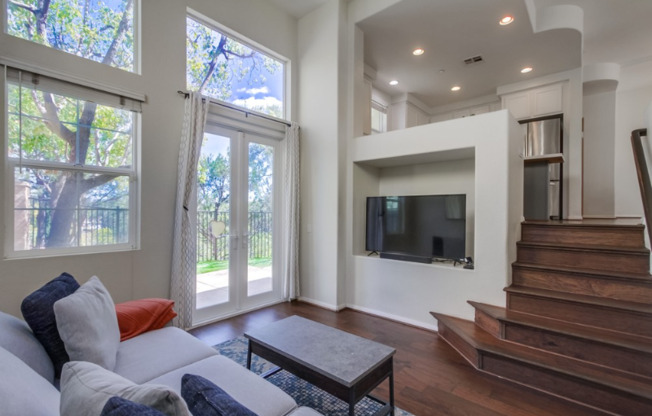 2637 VILLA WAY