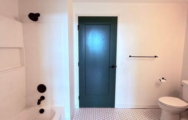 1 bed, 1 bath, 635 sqft, $2,150, Unit Unit 604