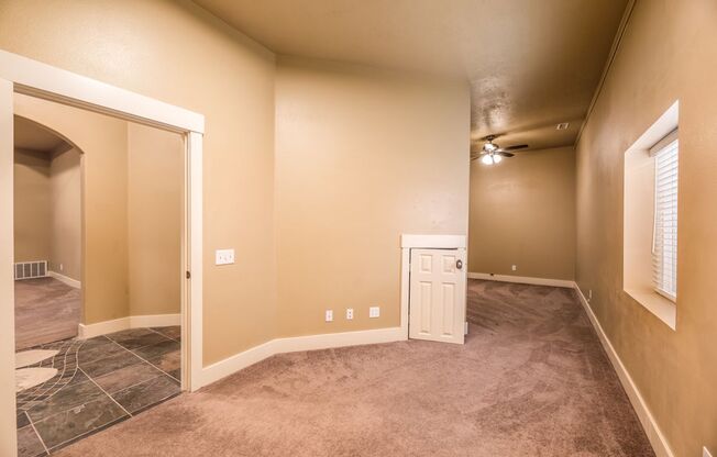 2 beds, 1 bath, $1,500