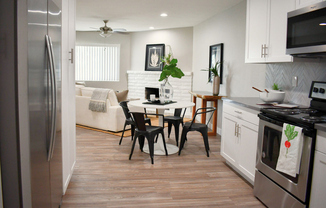 2 beds, 2 baths, 976 sqft, $2,495, Unit 310-C