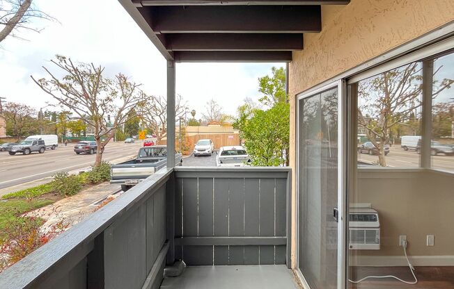 1 bed, 1 bath, 567 sqft, $1,750, Unit 17