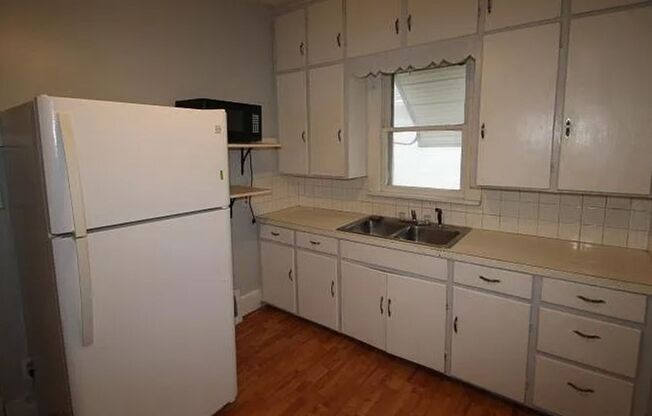 2 beds, 1 bath, $975