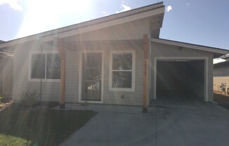 1575 NE Rumgay Ln #1