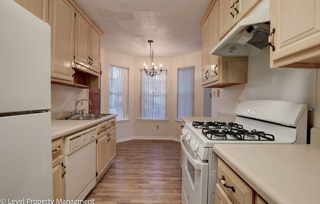 2 beds, 1 bath, $1,275