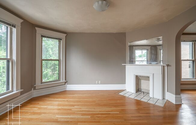 207 W. Hubbard Ave
