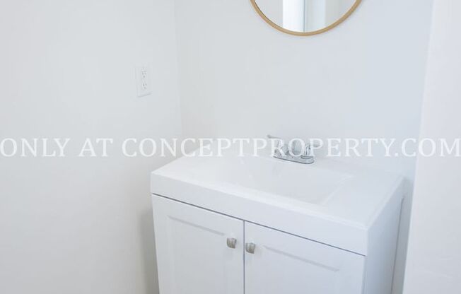 Studio, 1 bath, 288 sqft, $1,099, Unit 2F