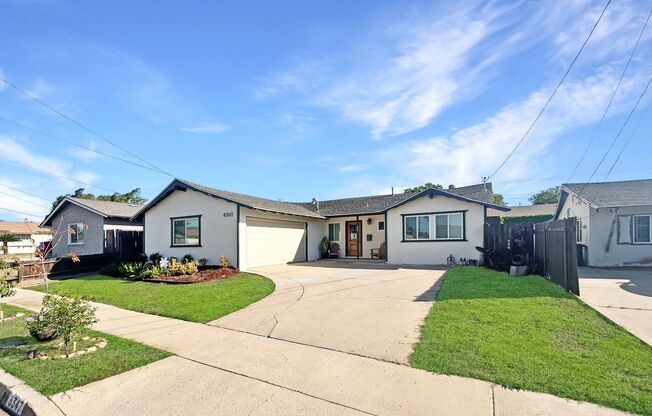 Stunning 3BD/1.5 BA W/ Attached Garage & Private Pool in Lake Murray