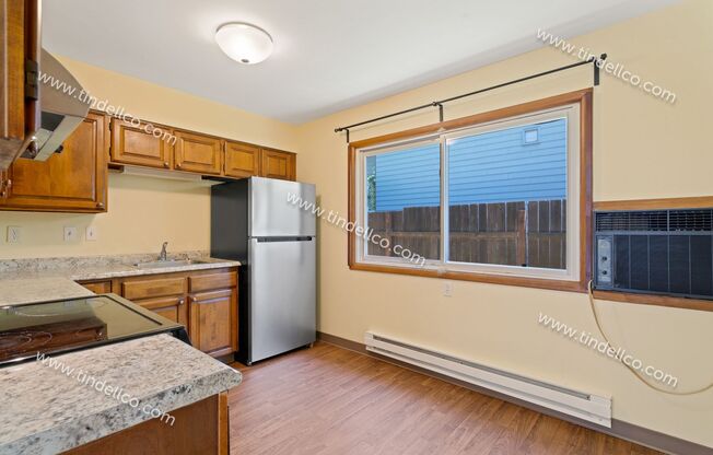 2 beds, 1 bath, $2,395