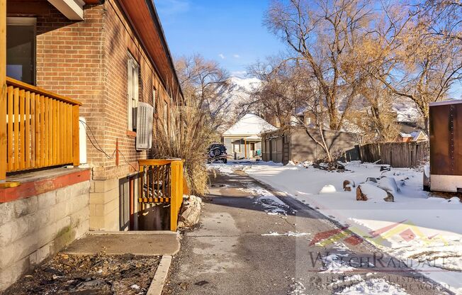 3 beds, 1 bath, 1,200 sqft, $1,495, Unit 2928 Grant Ave - B