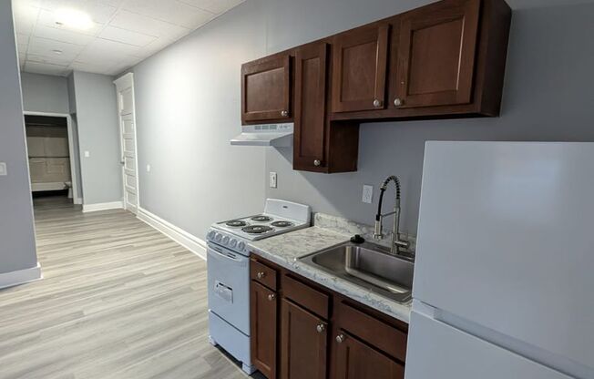 2 beds, 1 bath, 775 sqft, $1,100, Unit 238