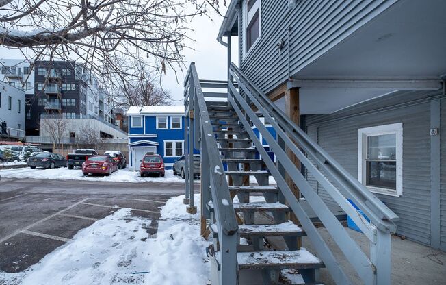 One-Bedroom Downtown Burlington Apartments Near UVM & Champlain College (116 Maple St)