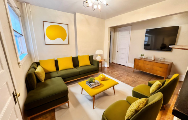 IMG_4782 - Living Room - Mid-Century Modern - 6