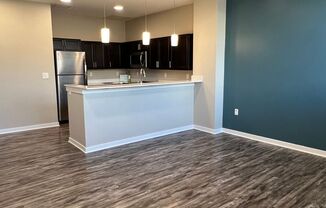 3 beds, 2 baths, 1,471 sqft, $2,900, Unit 208