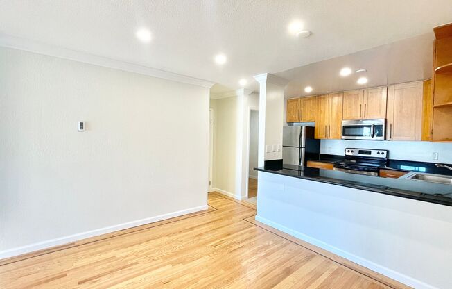 1 bed, 1 bath, $3,595