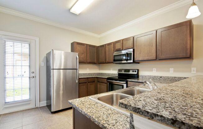 2 Bed/ 2 Bath-Newly Renovated Apartment -$1125