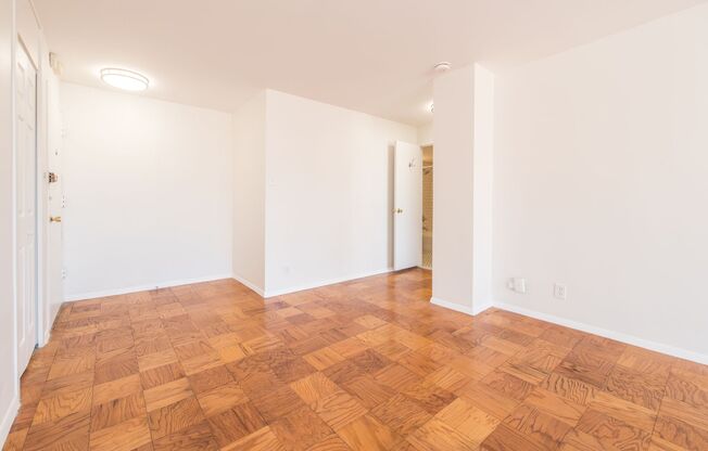 Spacious, Bright 1 Bed 1 Bath condo in prime location and close to Metro - All utilities included