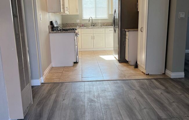 910 Knoll Dr