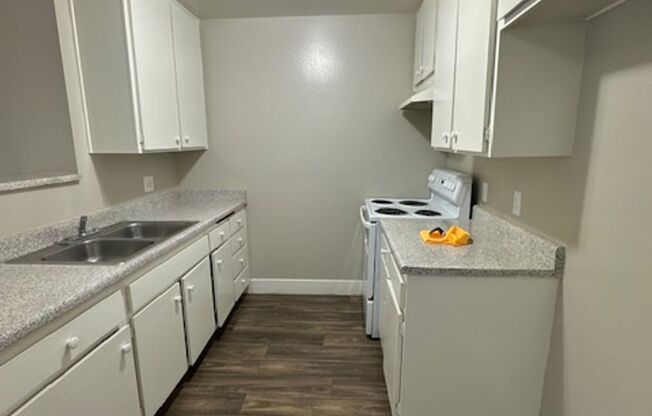 1 bed, 1 bath, 714 sqft, $1,895, Unit 040