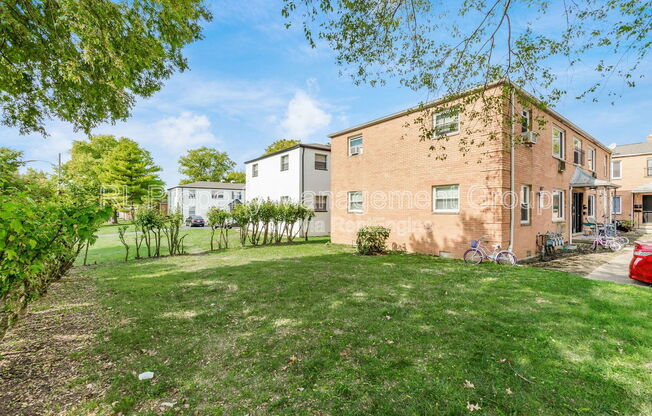 2 beds, 1 bath, 775 sqft, $825, Unit A