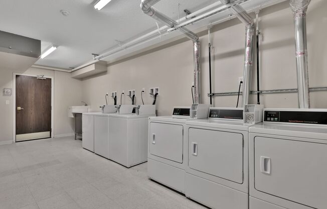 2 beds, 1 bath, $1,685, Unit 111