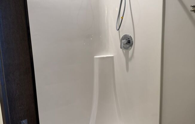 2 beds, 2 baths, 1,391 sqft, $2,600, Unit 213